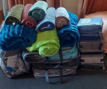 Light bedding and towels for sale