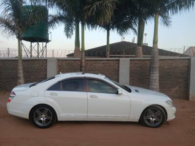 Mercedes Benz S-Class (W221)