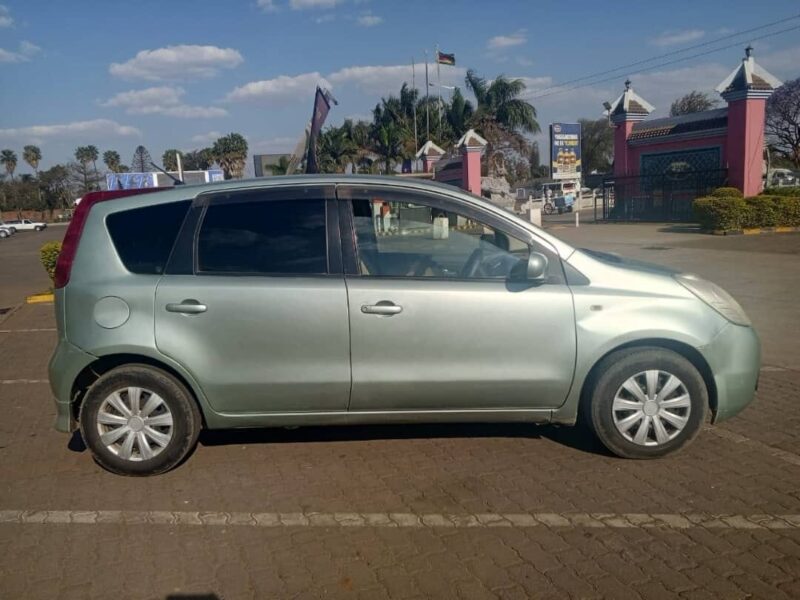 Nissan Note in Harare