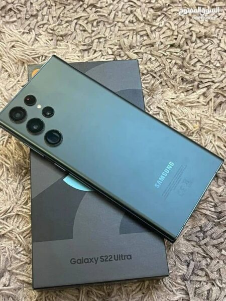 Samsung Galaxy S22 Ultra 5G in Harare