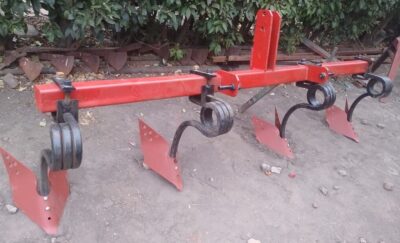 Triple row ridger/re-ridger